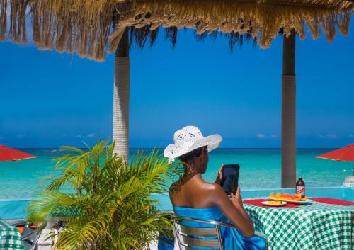 Negril Hotel | Legends Beach Resort