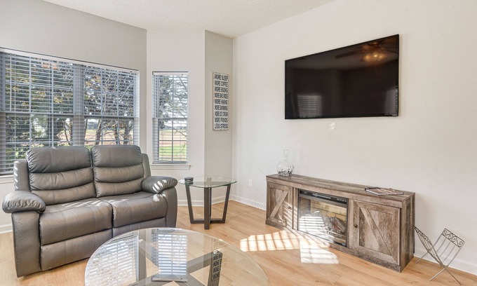 Red Hill Condominio | Legends Golf Condo ~ 10 Mi to Myrtle Beach Access!
