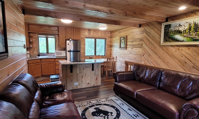 Wapiti Casa | Legg Ranch Bunkhouse Close to Yellowstone
