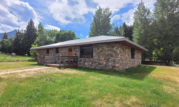 Wapiti Casa | Legg Ranch House 2 bed 2 bath close to Yellowstone