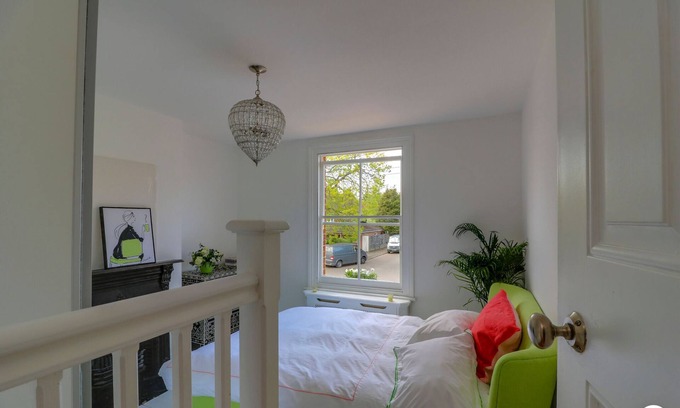 Ascot Casa | Legoland Windsor Ascot beautiful family home with garden and parking