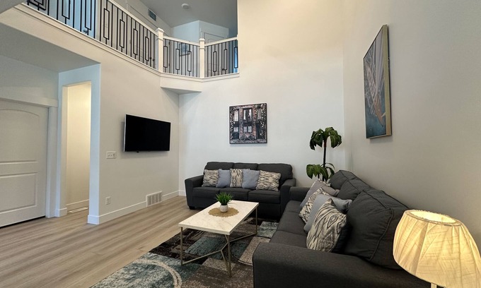 Lehi Casa | Lehi Escape: Near Silicon Slopes/Thanksgiving Pt, Indoor Games, Full Kitchen