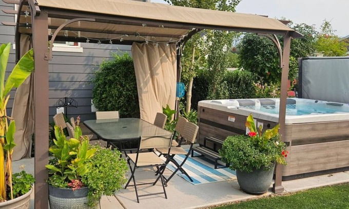 Lehi Condominio | Lehi Oasis | Hot Tub | Firepit | 3D Theatre Room