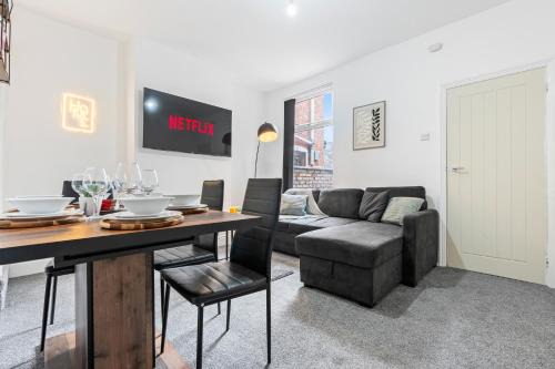 Welford Casa | Leicester Central 4BR Home - Garden - Sleeps 10