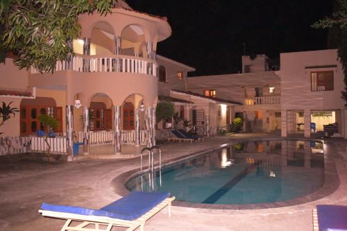 Mombasa Hotel | Leinmach House Nyali