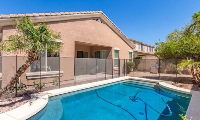 Tramonto Casa | Leisure lounge- relaxing 4bed 2bath residence