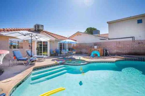 Green Valley Casa | Lelanie heated pool hot tub house