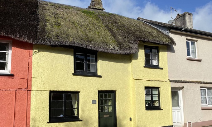 Hatherleigh Cabaña | Lemon Cottage Grade 2 Thatched in Devon Village