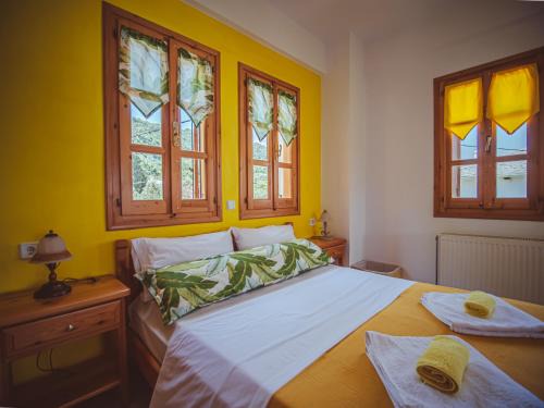 Papa Nero Casa | Lemon House for big family in Damouchari - Delicious Houses
