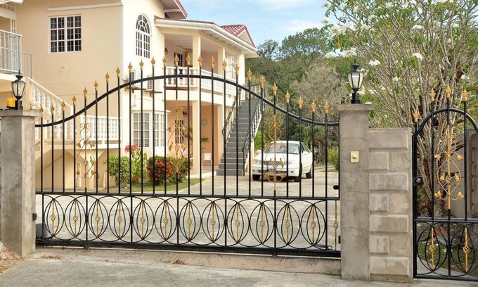 Black Rock Casa | Len & Leona Holiday Hideout