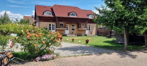 Miercurea-Ciuc Apartamento | Lend apartman in the garden