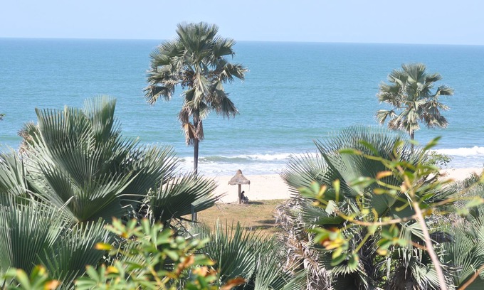 Brusubi Hotel | Leo's Beach Hotel & Restaurant - Adults Only