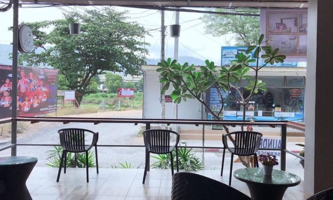 Chaweng City Center Hotel | Ler Hostel 65
