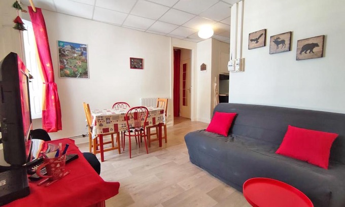 Bagneres-de-Luchon Apartamento | Les 3 renards, T2 bis, parking, centre Luchon, casier à skis, 4 personnes