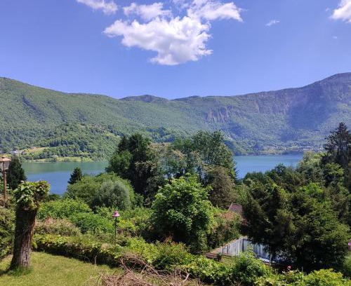 Saint-Alban-de-Montbel Casa | Les catalpas