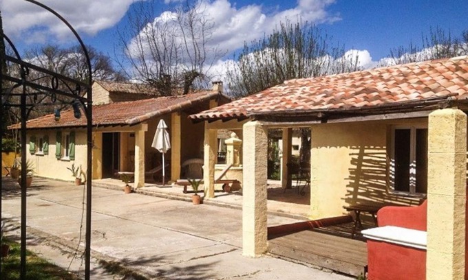 Saint-Maximin Cabaña | Les Cervezanne Independent house terrace and garden Uzès countryside