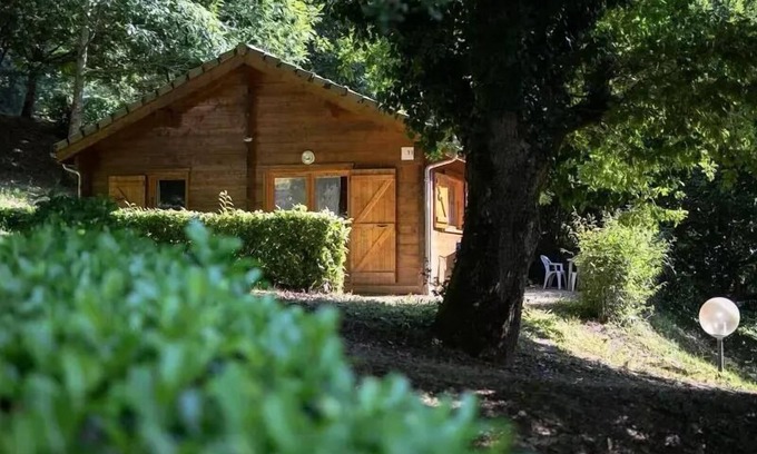 Sauveterre-de-Rouergue Chalet De Esquí | Les Chalets de césped - Chalet 4 Habitaciones 4/8 Personas