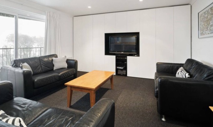 Falls Creek Apartamento | Les Chalet 21 - Modern Convenient Apartment. All Youll Need & More