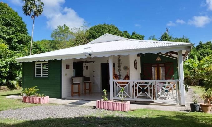 Anse-Bertrand Casa | LES FLAMBOYANTS LA PETITE MAISON CRÉOLE