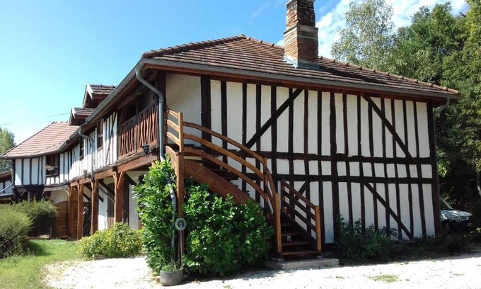 Chatillon-sur-Broue Casa | Les Fortelles