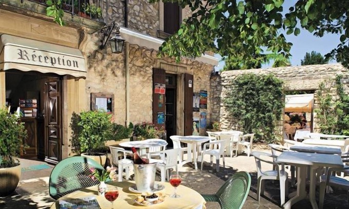 Le Barroux Hotel | Les Géraniums