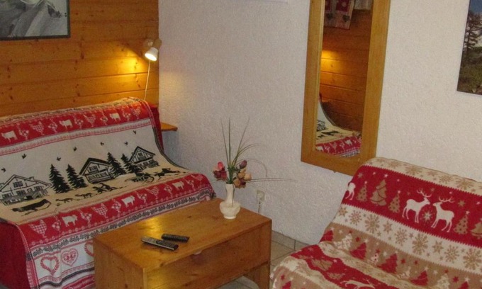 Les Gets Apartamento | Les Gets - T2 avec balcon proche centre et télécabine, animaux acceptés, parking, 5 pers - FR-1-623-190
