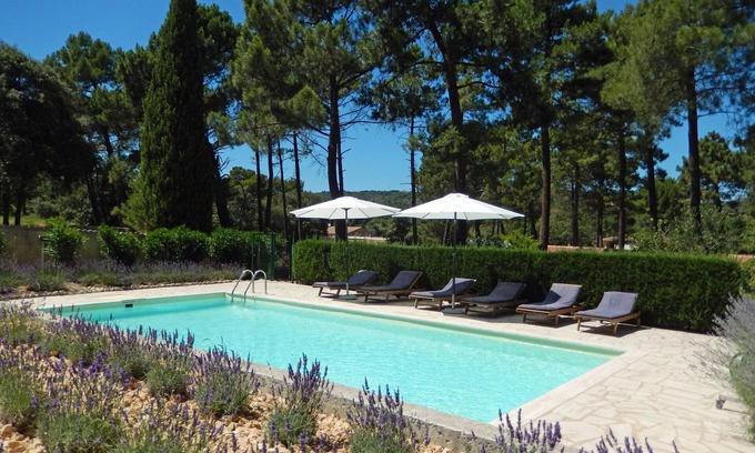 Mornas Villa | Les Lauriers: la zona perfecta en Mornas para ciclistas, excursionistas y amantes del vino.