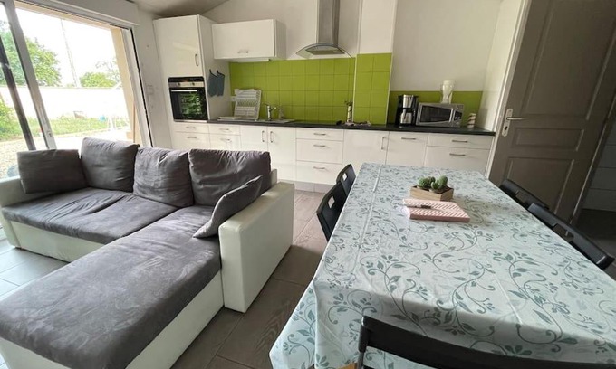 Boisset-les-Montrond Casa | Les Lys de Rosie - Maison familiale de plain pied campagne