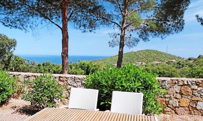 Santa-Reparata-di-Balagna Apartamento | "Les pins verts" with sea view, terrace, parking, 1.5km from sandy beach