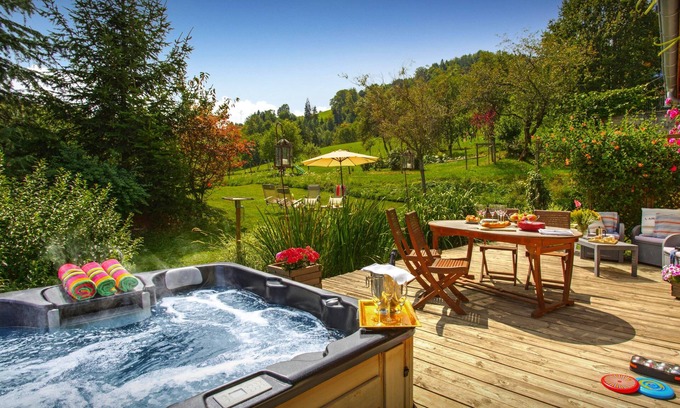 Thones Chalet De Esquí | chalet de 4 estrellas, vistas impresionantes, jacuzzi al aire libre, Wi-Fi - OVO Red