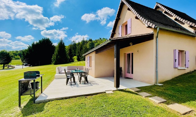 Hautefort Casa | Confort cabañas con piscina cubierta y jacuzzi