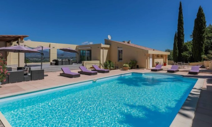 Roquebrune-sur-Argens Casa | Les Toscanes by Interhome