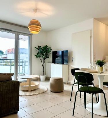 Casselardit Apartamento | LEscale des Artistes - Métro - Tramway - Aéroport