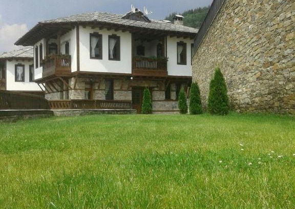Leshten Casa | Leshtenski Perli