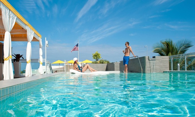 South Beach Hotel | Leslie Hotel Ocean Drive