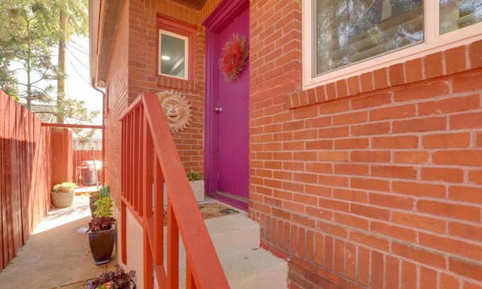 Old Southwest Apartamento | Less Than 1 Mi to Midtown Pet-Friendly Apt in Reno
