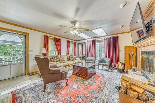 Cloudcroft Casa | Less Than 1 Mi to The Lodge Cloudcroft Home with Fireplace