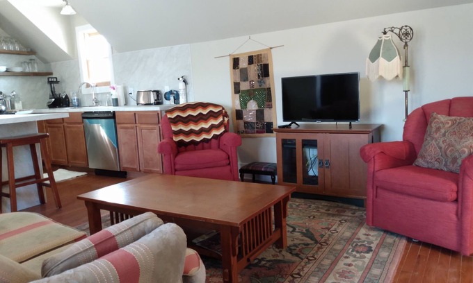 Pleasant Prairie Apartamento | LESS THAN 1 MILE OFF FREEWAY