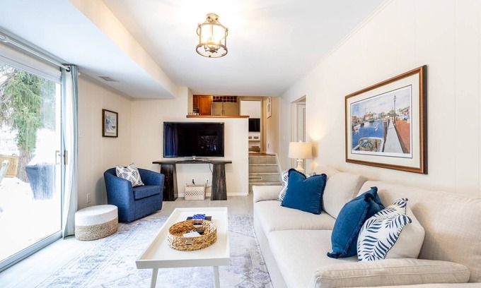 Annapolis Casa | Less than 1 mile to Navy Stadium, Fenced-in Yard and Dog-Friendly Home