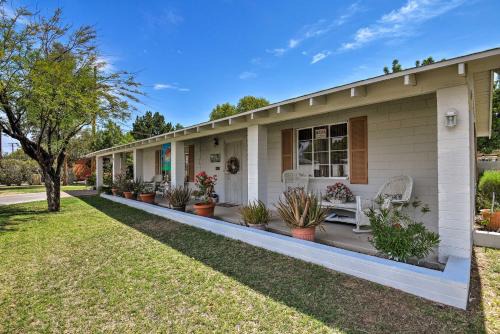 Encanto Casa | Less Than 3 Mi to Dtwn Phoenix Home with Yard
