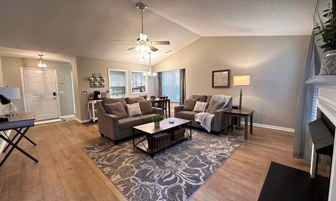Winston - Salem Casa | Less than 3 Miles from Wake Forest University, Baptist and Forsyth Hospitals
