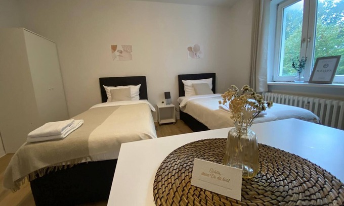 Neumuenster Casa | Lessingstraße 13 - 3 bedrooms with balcony