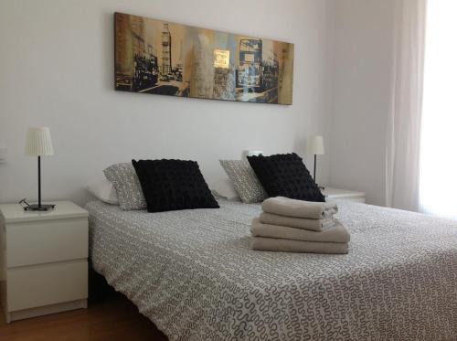 Poblenou Apartamento | Lets Holidays Apartment Barcelona near beach