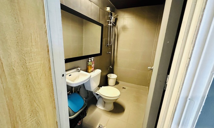 South Triangle Condominio | LetStay: 69-Sqm Condo 302 Renovated Sept 2024