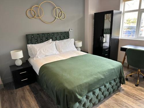 Rayners Lane Casa | Letzi Ensuite Room, 10 Mins Wembley, Fast WiFi