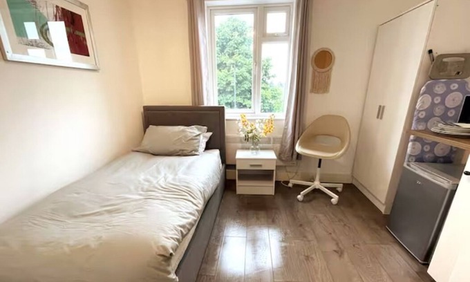 Stonebridge Casa | Letzi private en-suite Room, Near Wembley stadium