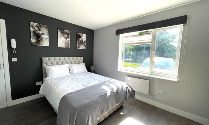 Stonebridge Casa | Letzi private en-suite Room, Near Wembley stadium