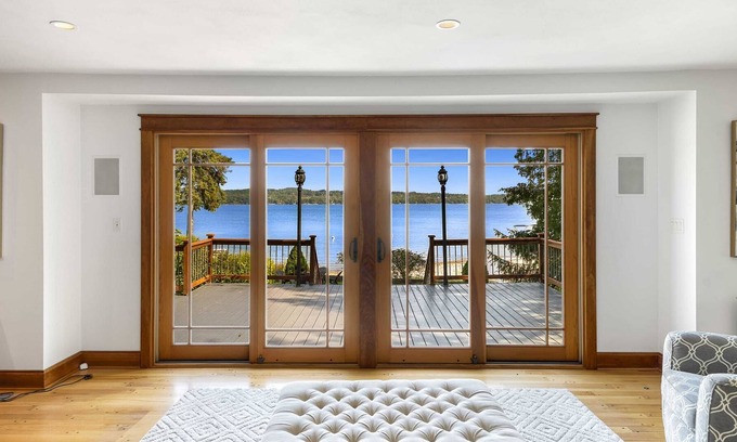 Mandana Casa | Level Lakefront Ranch-West Side Skaneateles Lake