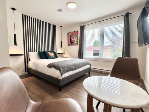 Desjardins Apartamento | Levis Downtown New Studio #3 AC, WiFi and 2 Parking spaces