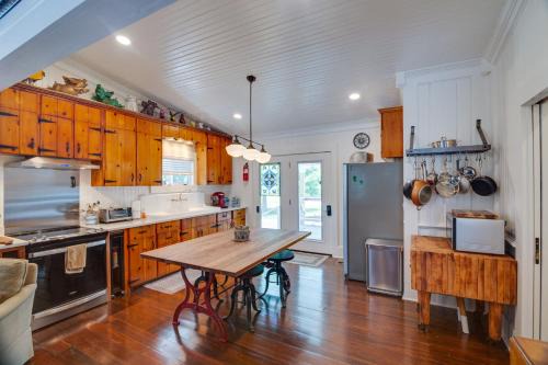 Lewisburg Casa | Lewisburg Home with City Park Views Near Downtown!